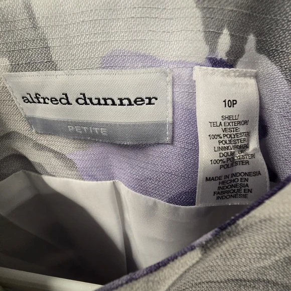 Alfred Dunner Purple and White Floral Jacket Petite - Picture 4 of 4